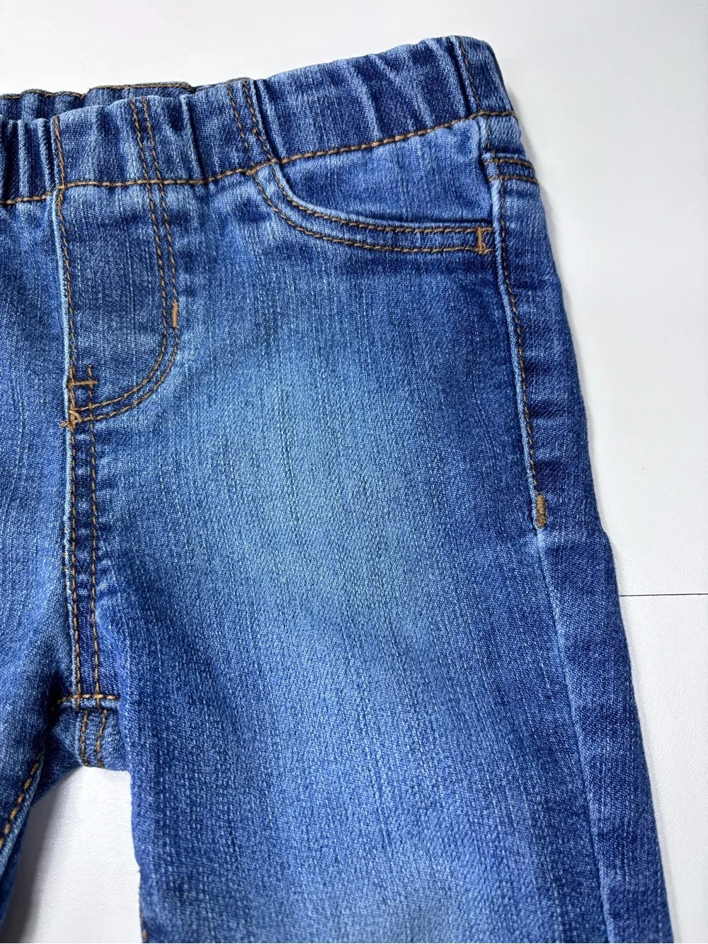 OshKosh B'gosh Blue Denim Jeggings with Contrast Stitching Child Size 18M